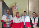 تندیس ملی فداکاری  در دستان دانشجوی دانشگاه جامع علمی کاربردی هلال احمرکرمانشاه