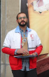 تندیس ملی فداکاری  در دستان دانشجوی دانشگاه جامع علمی کاربردی هلال احمرکرمانشاه