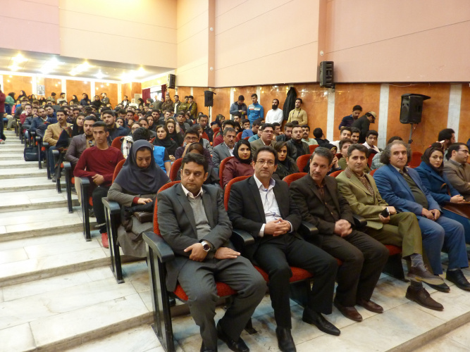 آیین تجلیل از برگزیدگان و افتخار آفرینان دانشگاه برگزار شد.