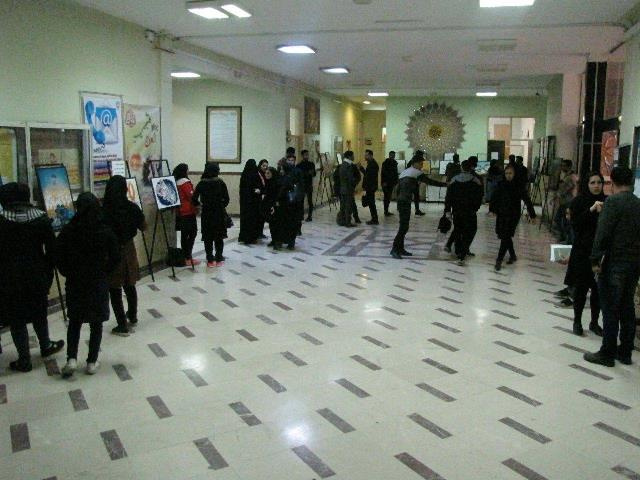 نمایشگاه وحدت و مقاومت در مراکز علمی کاربردی کرمانشاه در حال برگزاری است