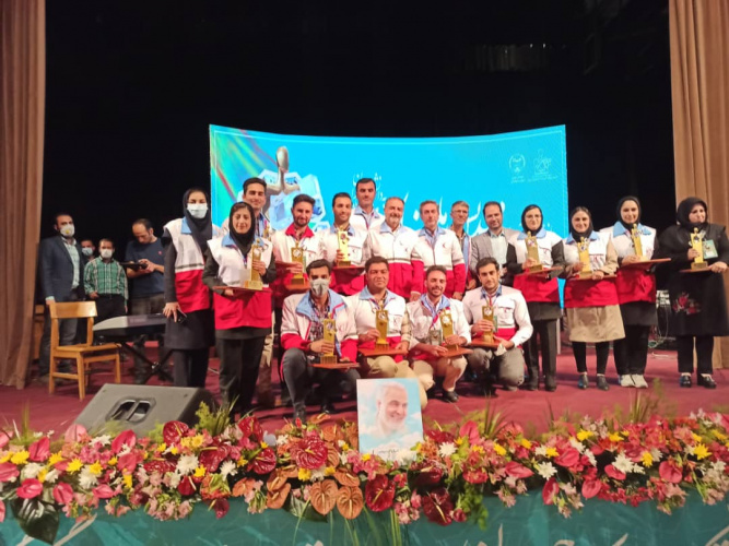 اعطای تندیس ملی فداکاری به دانش آموخته دانشگاه جامع علمی کاربردی کرمانشاه