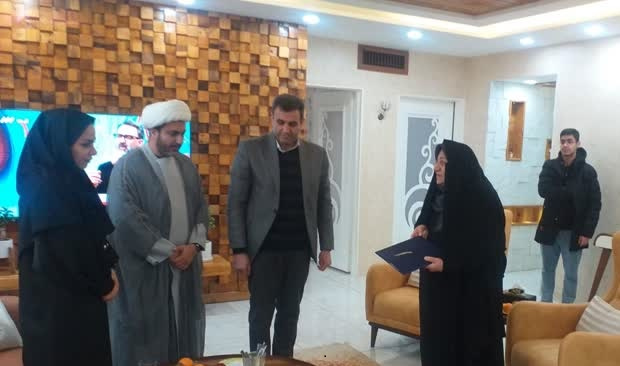 دیدار رئیس واحد استانی کرمانشاه با خانواده دانشجوی شهید سرافراز سلیمانی مهر